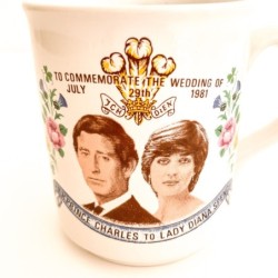 Mug commémoratif en porcelaine, Mariage de Charles et Diana, 1981