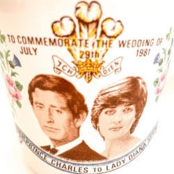 Mug commémoratif en porcelaine, Mariage de Charles et Diana, 1981