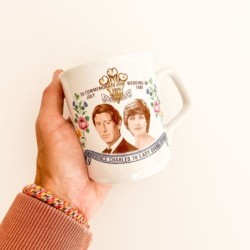 Mug commémoratif en porcelaine, Mariage de Charles et Diana, 1981