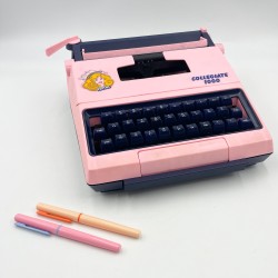 Machine à écrire rose Barbie vintage  neuve en boîte années 80