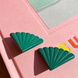 Boucle d'oreille clip plastique vertes années 80