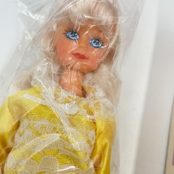 Poupée Linette Damart neuve en boîte années 90