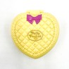 Polly Pocket "Bébé qui se promène", boitier coeur jaune matelassé