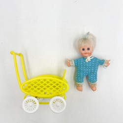 Mini poupée Lili Puce et son landeau années 80