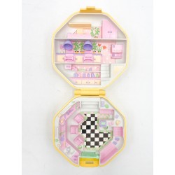 Polly Pocket "Le salon de coiffure de Polly" boitier hexagonal jaune pâle, 1990